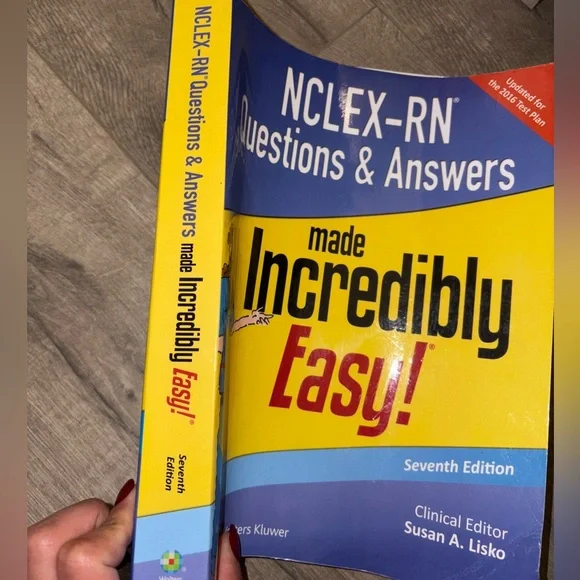 Nursing school/NCLEX book bundle - Picture 6 of 6